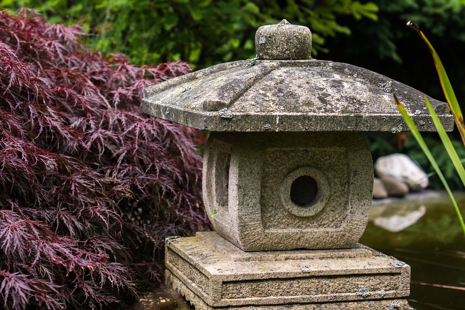 Japánkert épül a gyulai könyvtár udvarán
